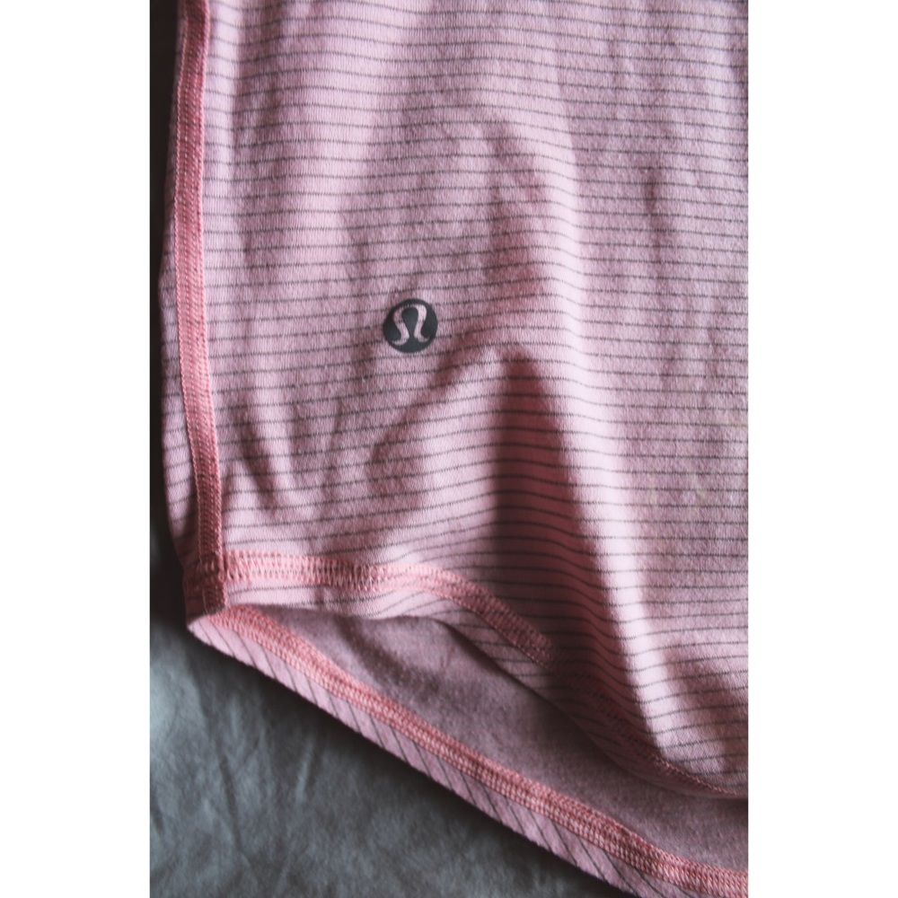 Lululemon workout top